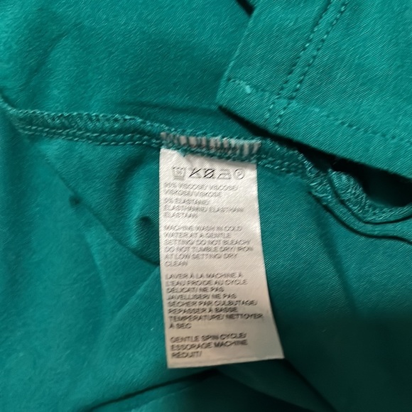 Lord & Taylor Flowy V-neck top - Picture 7 of 8